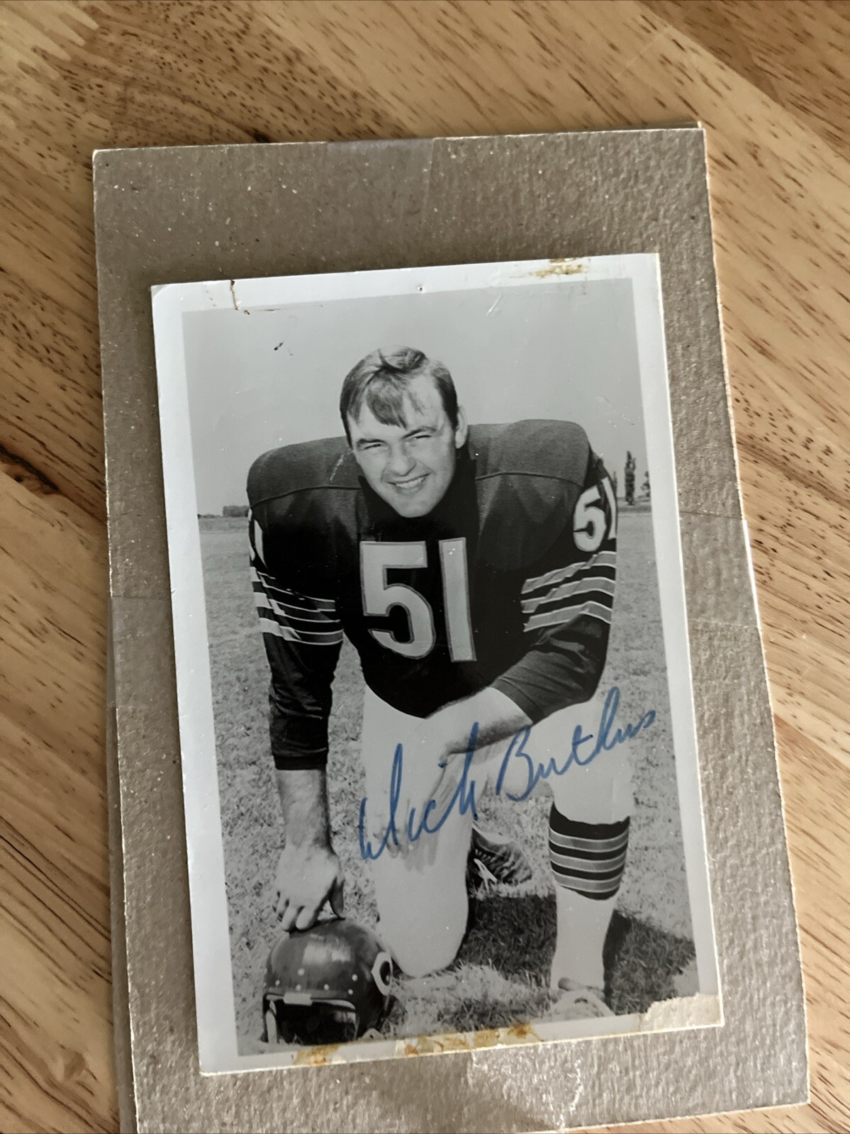 DICK BUTKUS AUTOGRAPHED 3.5″ X 5.5″ PHOTO – VERY RARE