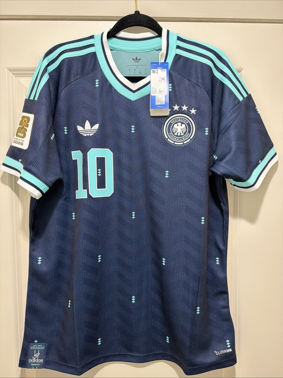 Jamal Musiala #10 Mens LARGE Adidas Germany Away World Cup Fan Jersey