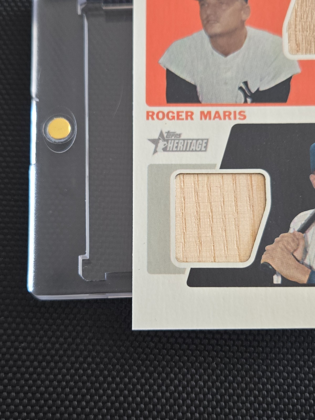2015 Topps Heritage – Clubhouse Collection Dual Relics Derek Jeter, Roger Maris