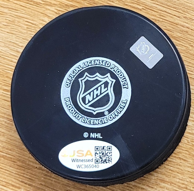Autographed CHRIS CHELIOS “HOF 2013” Chicago Blackhawks Hockey Puck JSA Witness