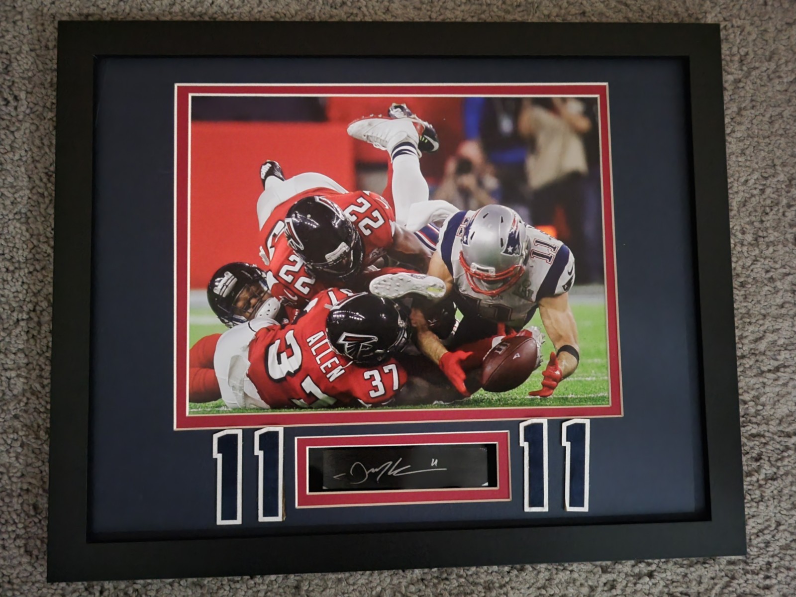 Julian Edelman Super Bowl LI Catch Patriots 8×10 Framed Photo Engraved Autograph