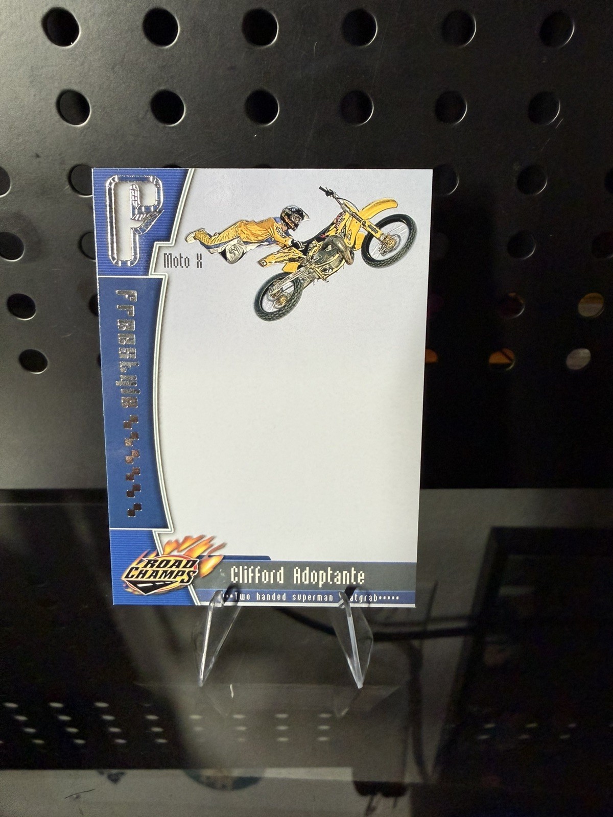 RARE 2000 AXS ROAD CHAMPS CLIFFORD ADOPTANTE “The Flyin’ Hawaiian” Card – Fmx