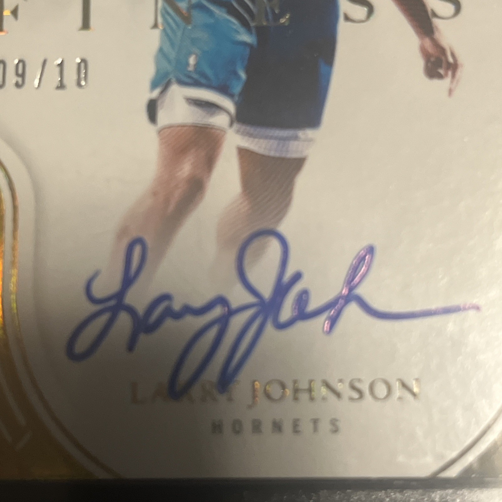 2024-25 Panini Flawless – Finesse Signatures Larry Johnson #FNS-LJO Gold /10