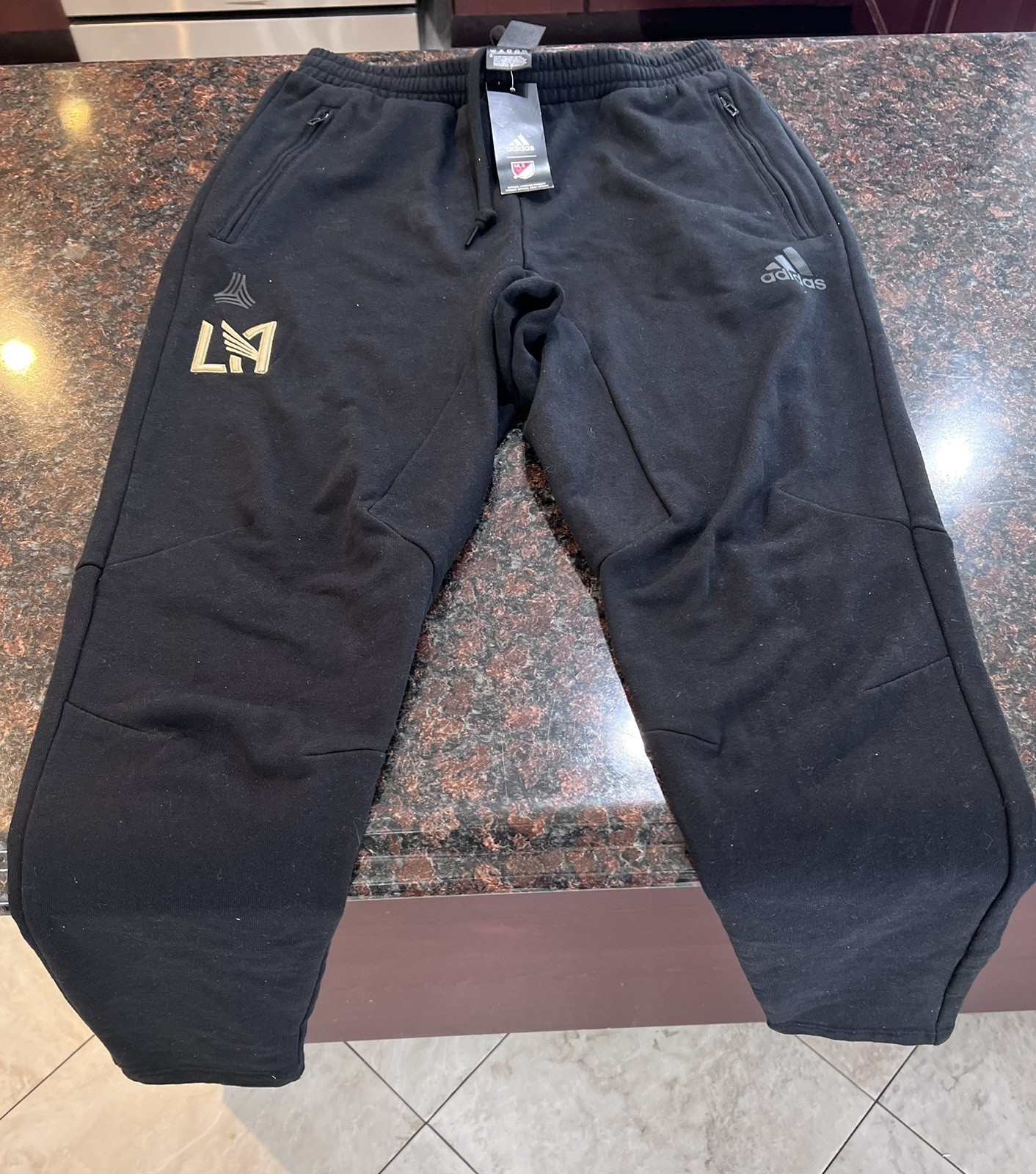 mens adidas pants Size M- MLS Black 577BA