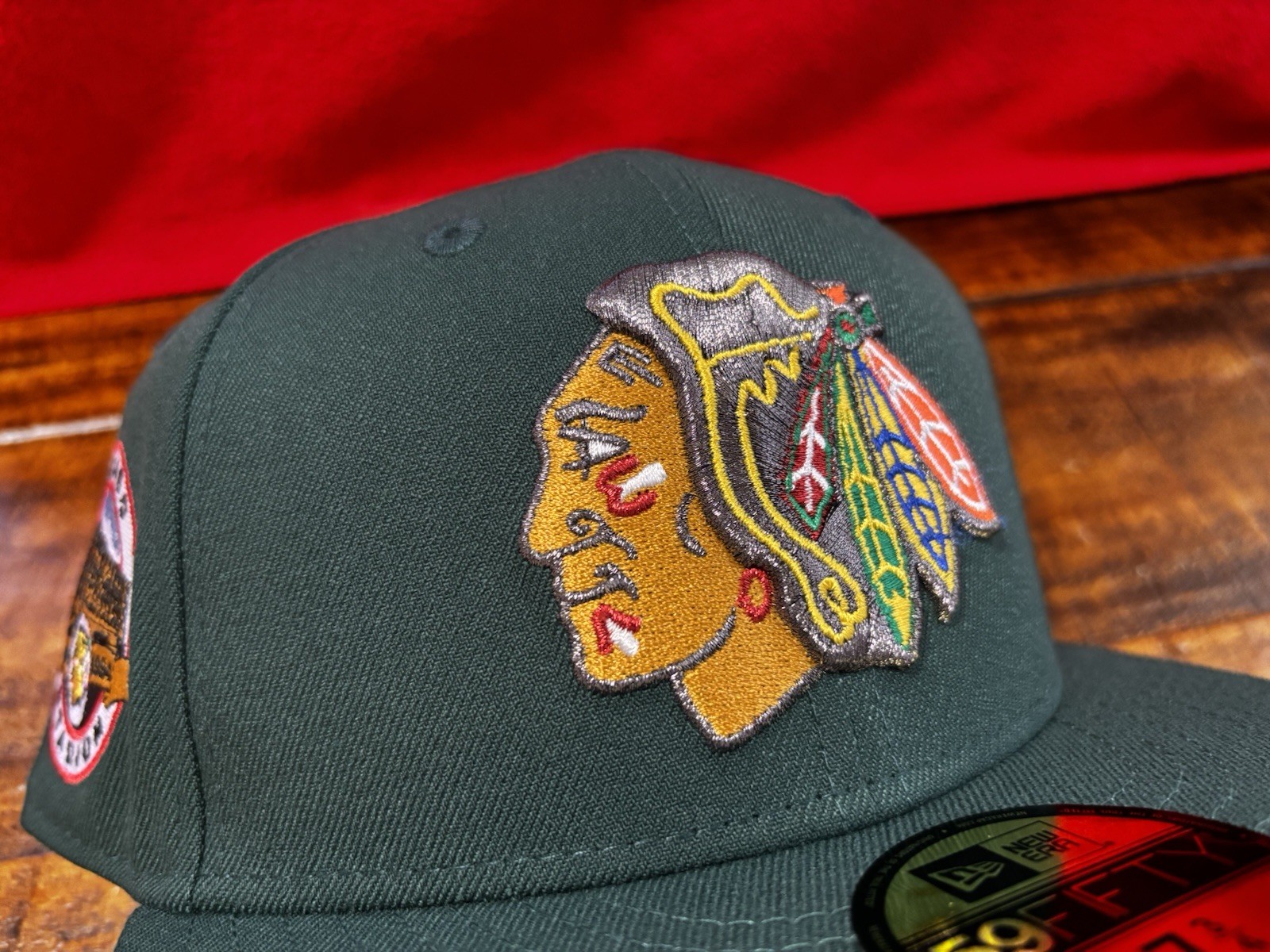 Chicago Blackhawks Chicago Stadium Green Silver New Era Fitted 7 3/4 Pink UV