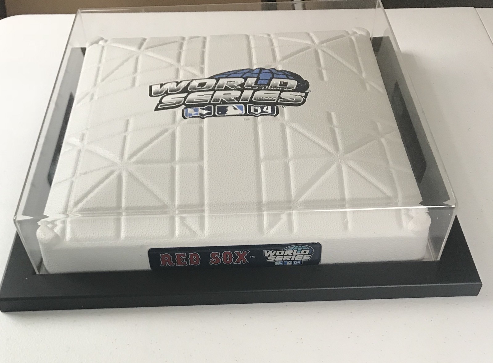 Superb Wall Mount Display Case For A Full Size Authentic Hollywood MLB Base!