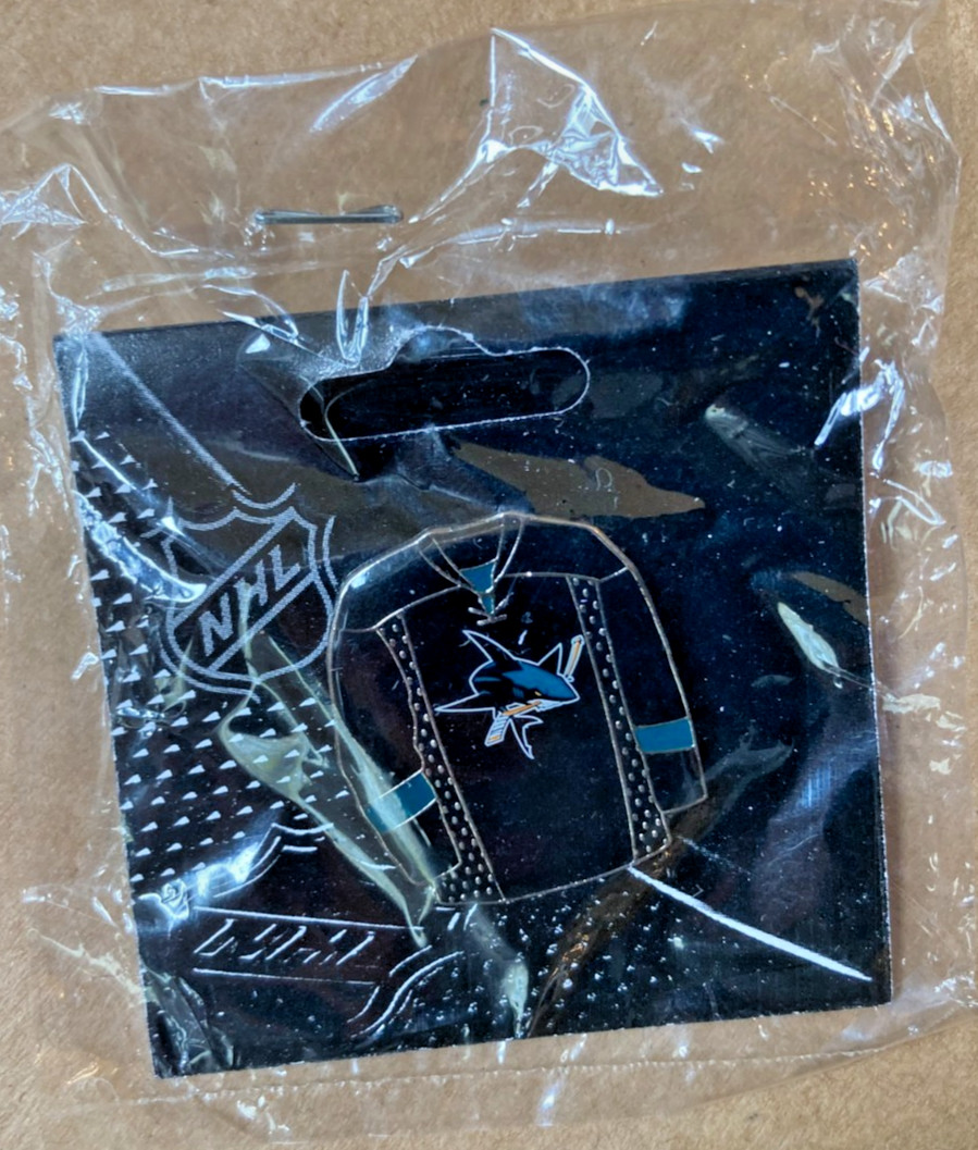 JF Sports Lapel Pins NHL San Jose Sharks Black & White Jerseys w/ Goalie Mask