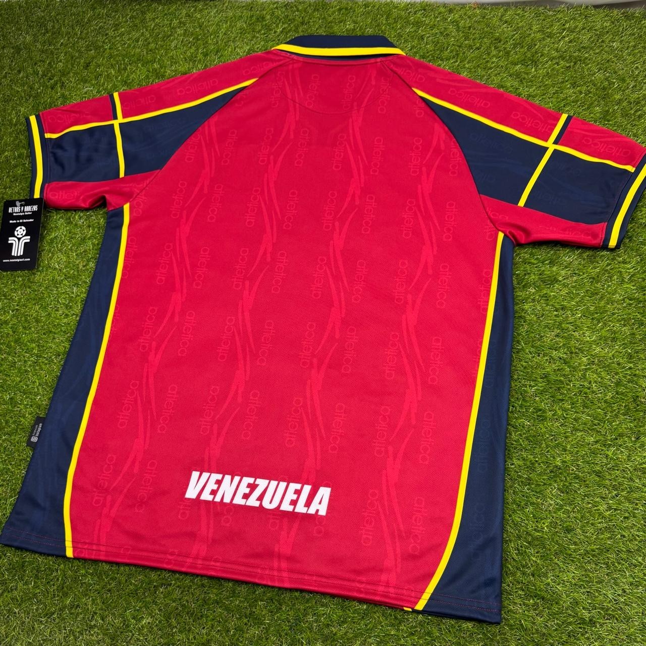 Venezuela, Men’s Retro Soccer Jersey, 2001 (Tallaje Americano)
