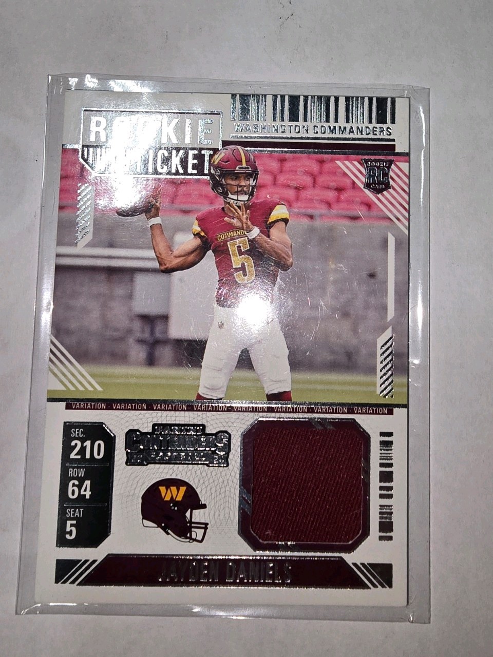 Panini 2024 Contenders Football Jayden Daniels RC Swatches Var #RTS-JDS