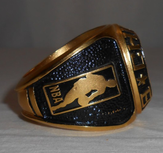 Vintage Chicago Bulls Jumbo Size 90’s Championship Ring Paperweight 4.2oz JORDAN
