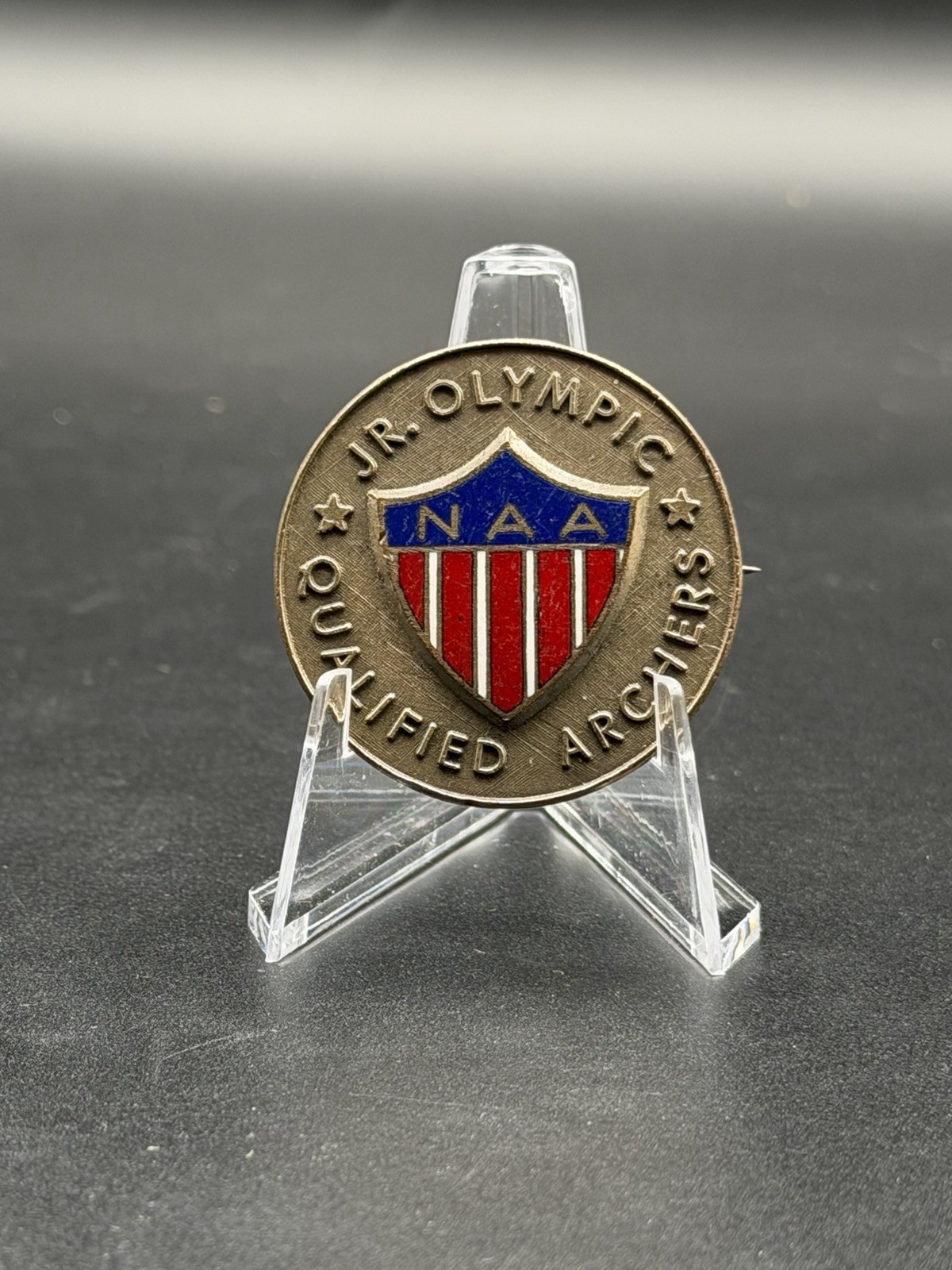 🎯 VINTAGE 1960s NAA Archery Medal “Qualified Archer” JR. OLYMPICS Pin – JOAD
