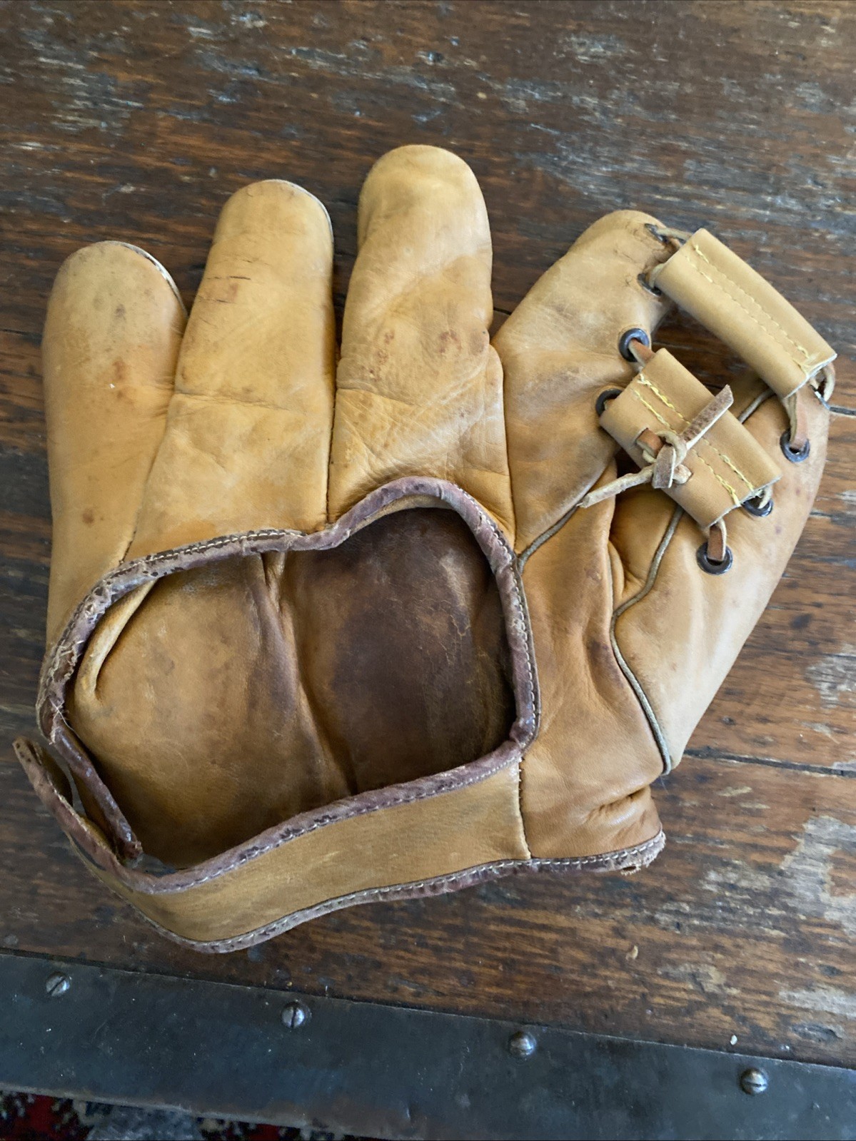 VINTAGE Old KILLER 1930’s DIXIE WALKER Circa BASEBALL GLOVE Mitt Antique EARLY
