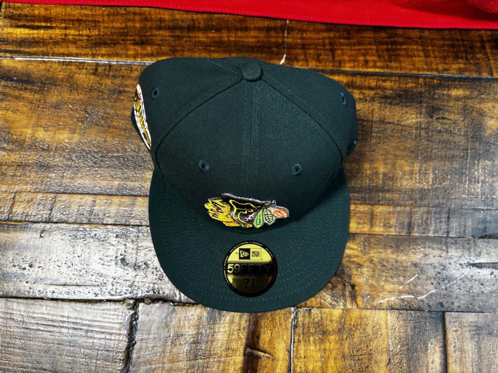 Chicago Blackhawks Chicago Stadium Green Silver New Era Fitted 7 3/4 Pink UV