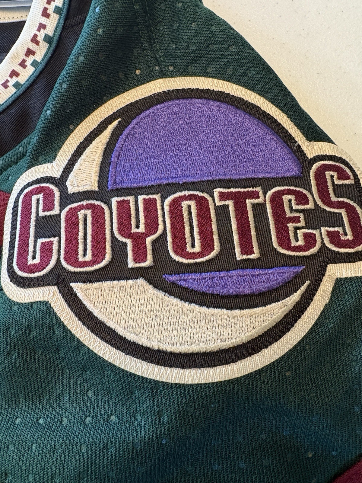 Arizona Coyotes adidas NHL Authentic Hockey Jersey Size 50 – Multicolor