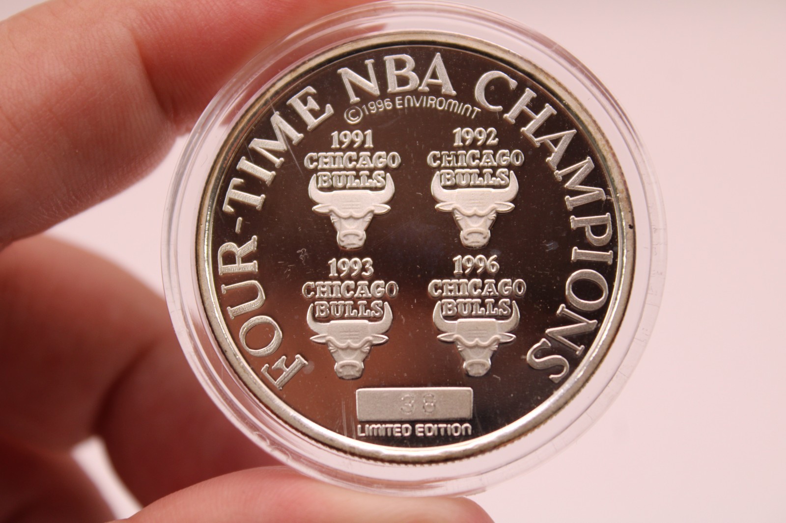 Enviromint 1996 NBA Champions Chicago Bulls Enamel 2oz .999 Fine Silver Set #38