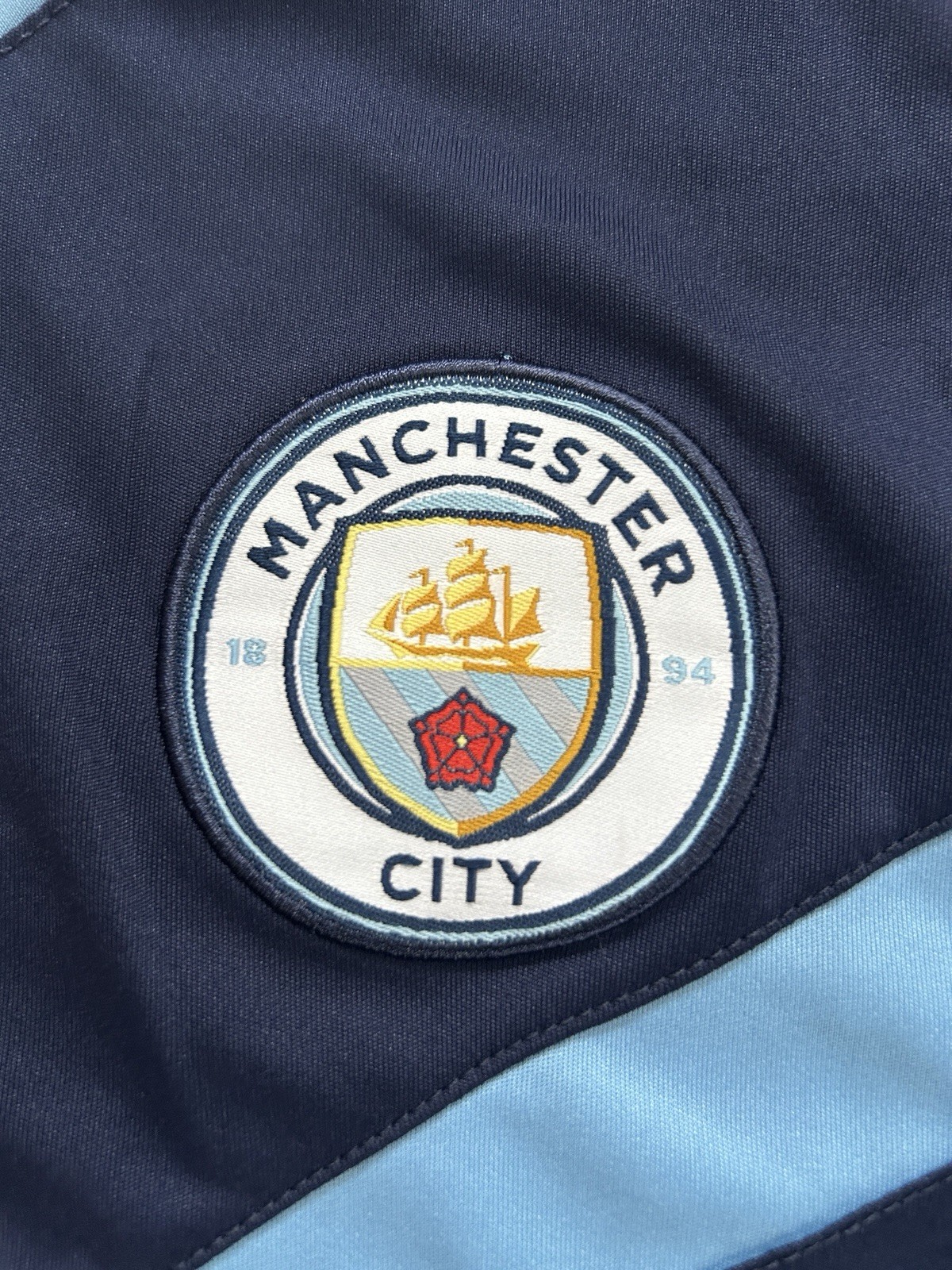 NEW Manchester City Training Soccer Jersey Shirt Adult Small Official Kit Blue
