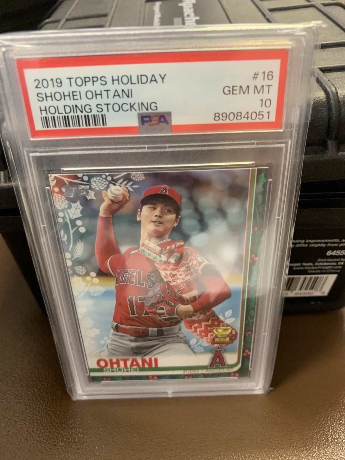 SHOHEI OHTANI 2019 TOPPS HOLIDAY HOLDING STOCKING #16 PSA 10 Rookie Cup