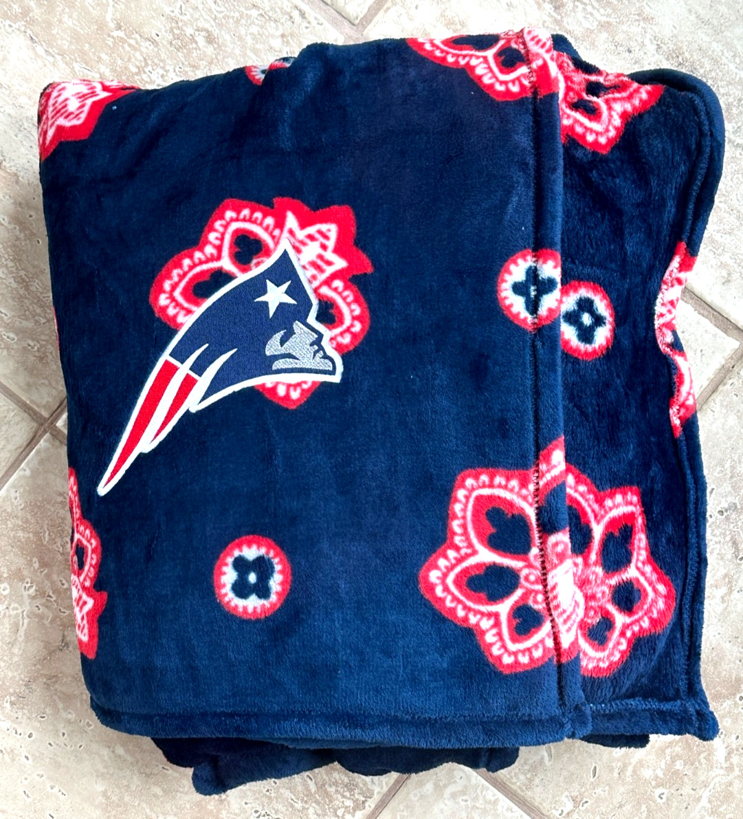 VERA BRADLEY NFL PATRIOTS OVERSIZED THROW BLANKET:NWT NEW ENGLAND 94″x66″