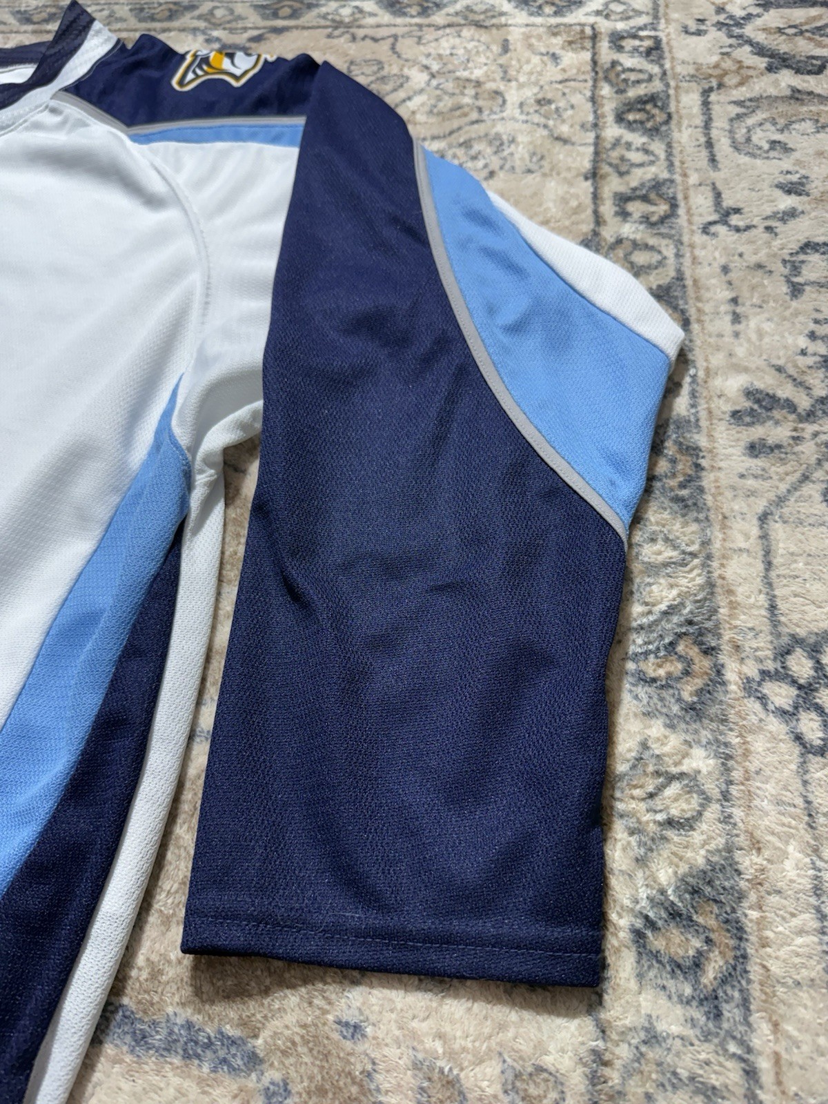 CCM Official Milwaukee Admirals Hockey Jersey AHL White/Navy/Light Blue Size XL