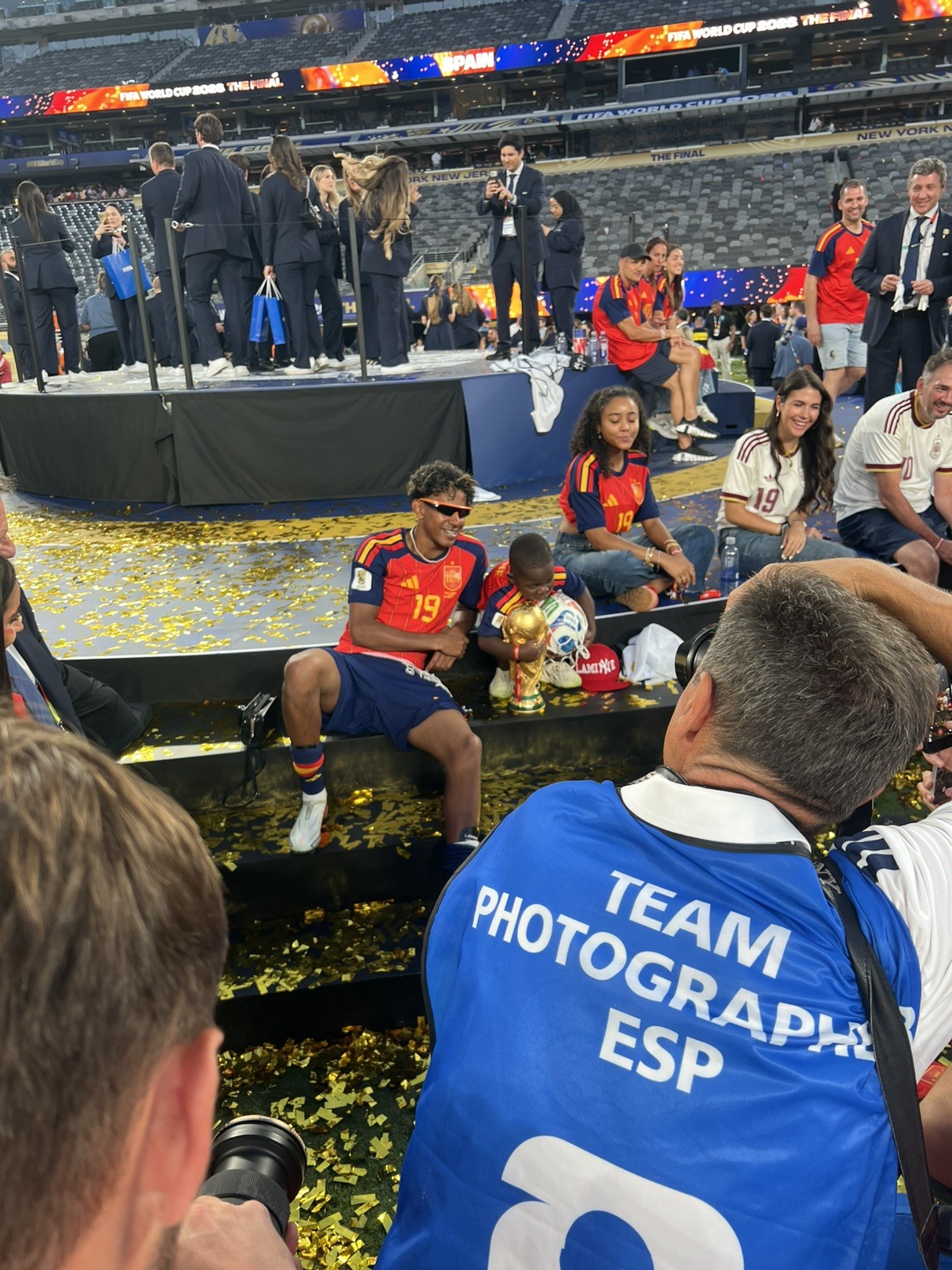 World Cup Final Argentina vs Spain Confetti From The Field! SPAIN CHAMPIONS!