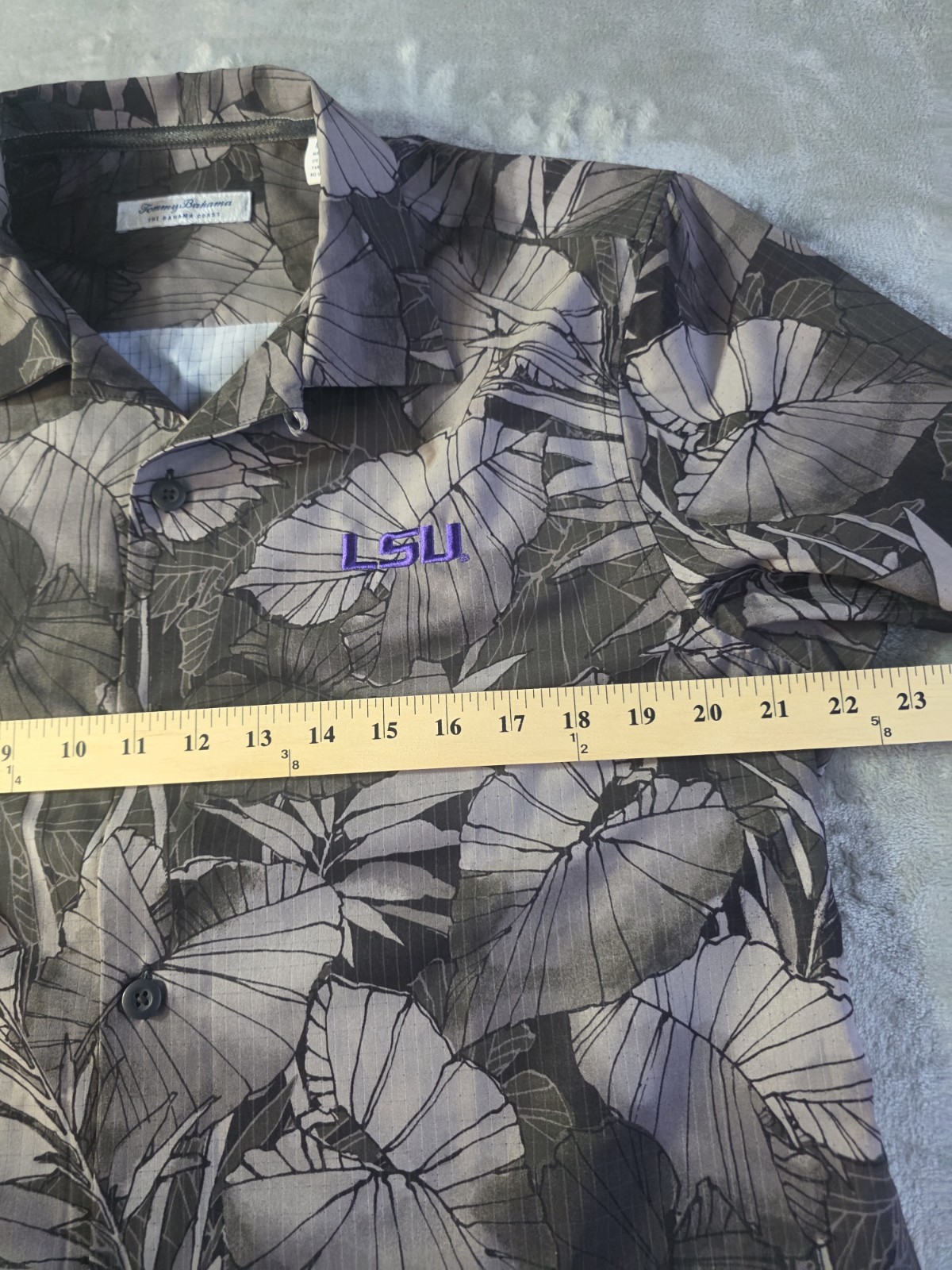 Tommy Bahama Men’s Shirt Medium Gray LSU Hawaiian Camp Button Front Silk