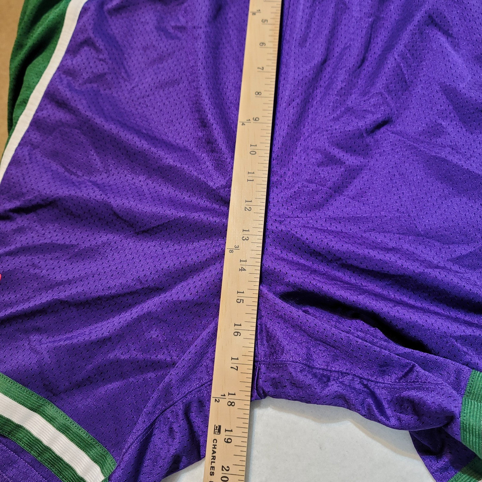 Milwaukee Bucks NBA Reebok Team Issued Shorts Game Purple Green Men 40 Vintage