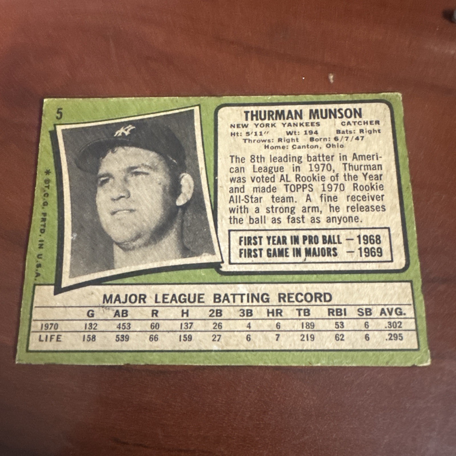 1971 Topps – Thurman Munson #5-crease&wear on corner,black ink on corner.