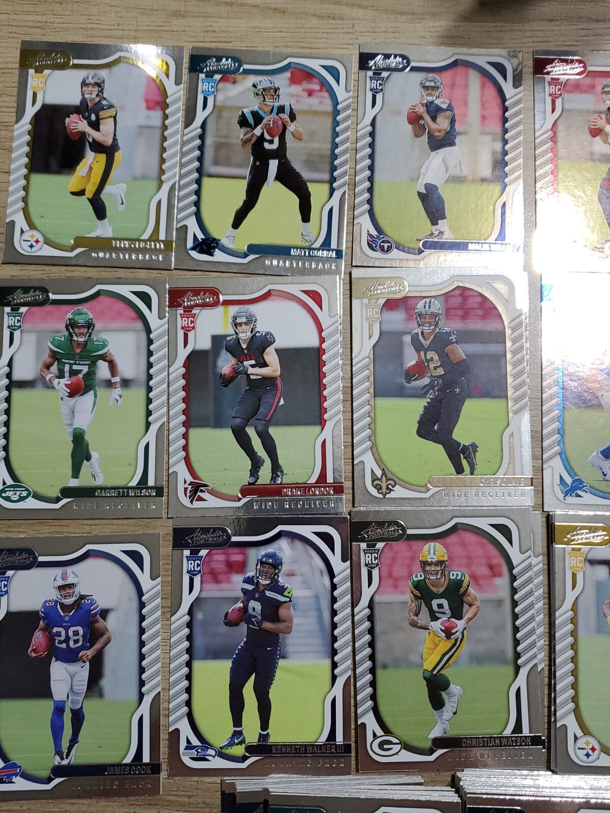 2022 Absolute Football Complete Set Rookies and Vets #1-200