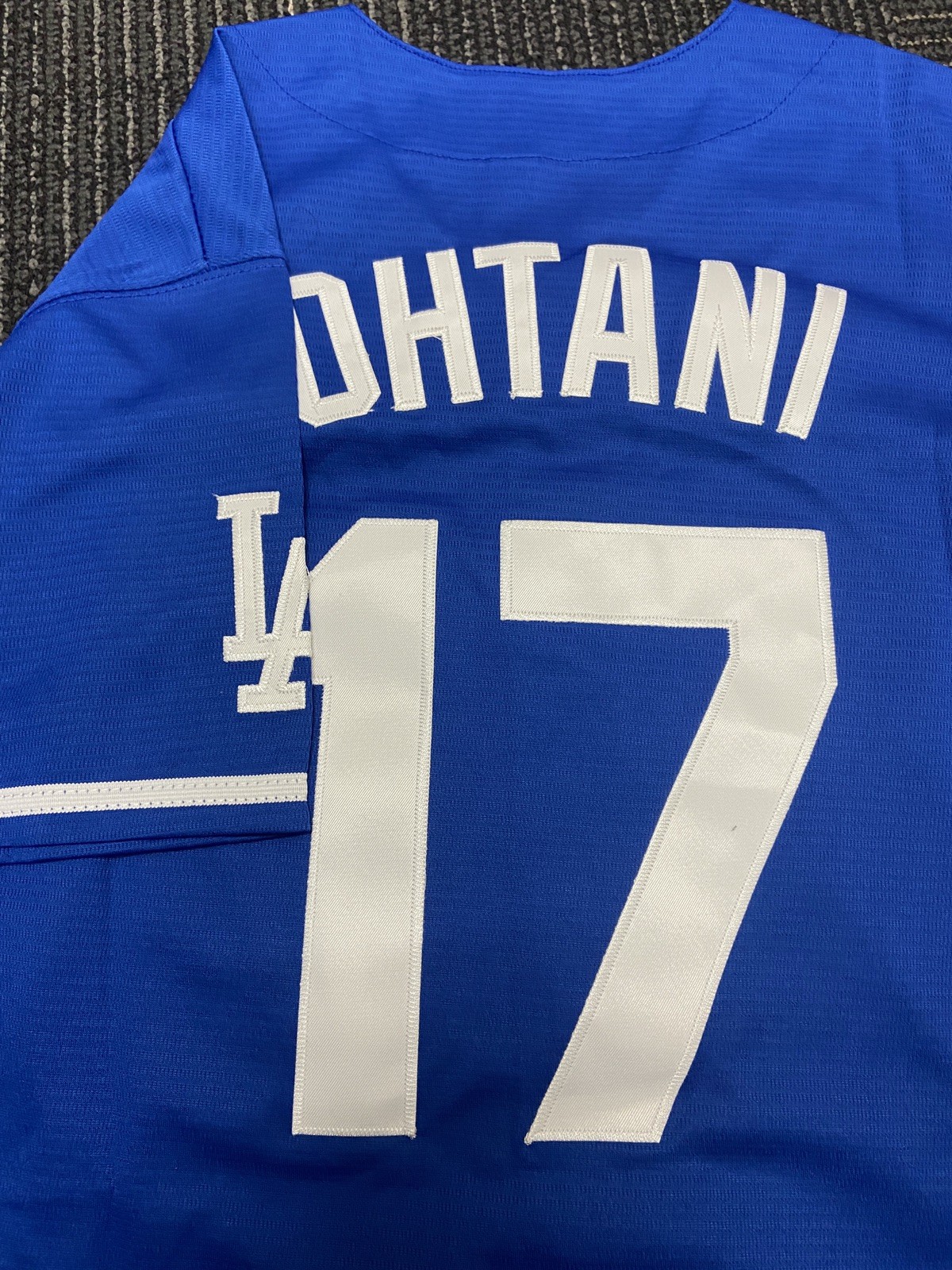 DODGERS JERSEY SHIRT #17 OHTANi KIDS ’ SIZE 14/16 In blue *BRAND NEW*