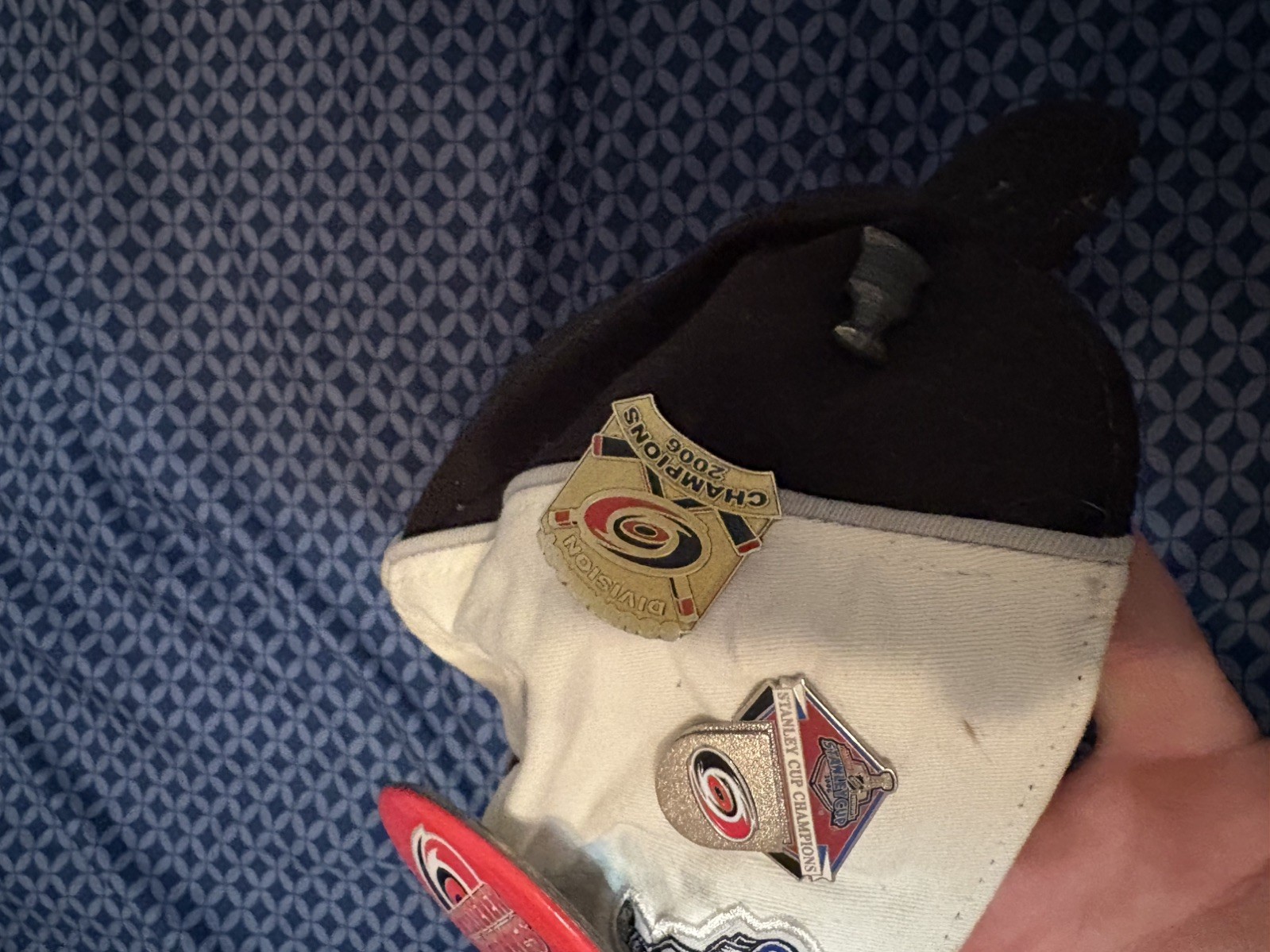 2006 Carolina Hurricanes Stanley Cup Champions with pins