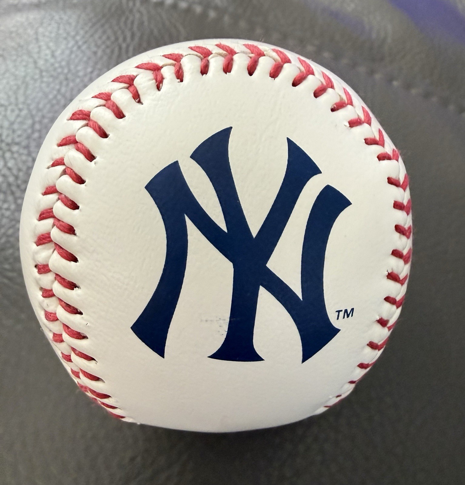 Rawlings MLB New York Yankees Team Logo Baseball, White, 1