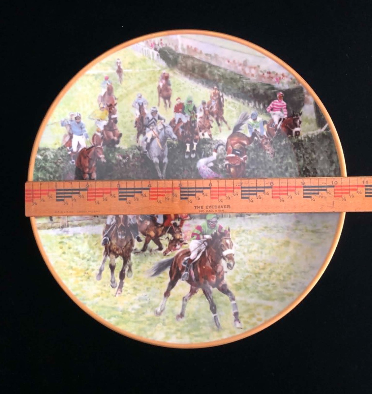 Royal Albert Bone China Commemorative Horseracing Plate The Grand National 1982