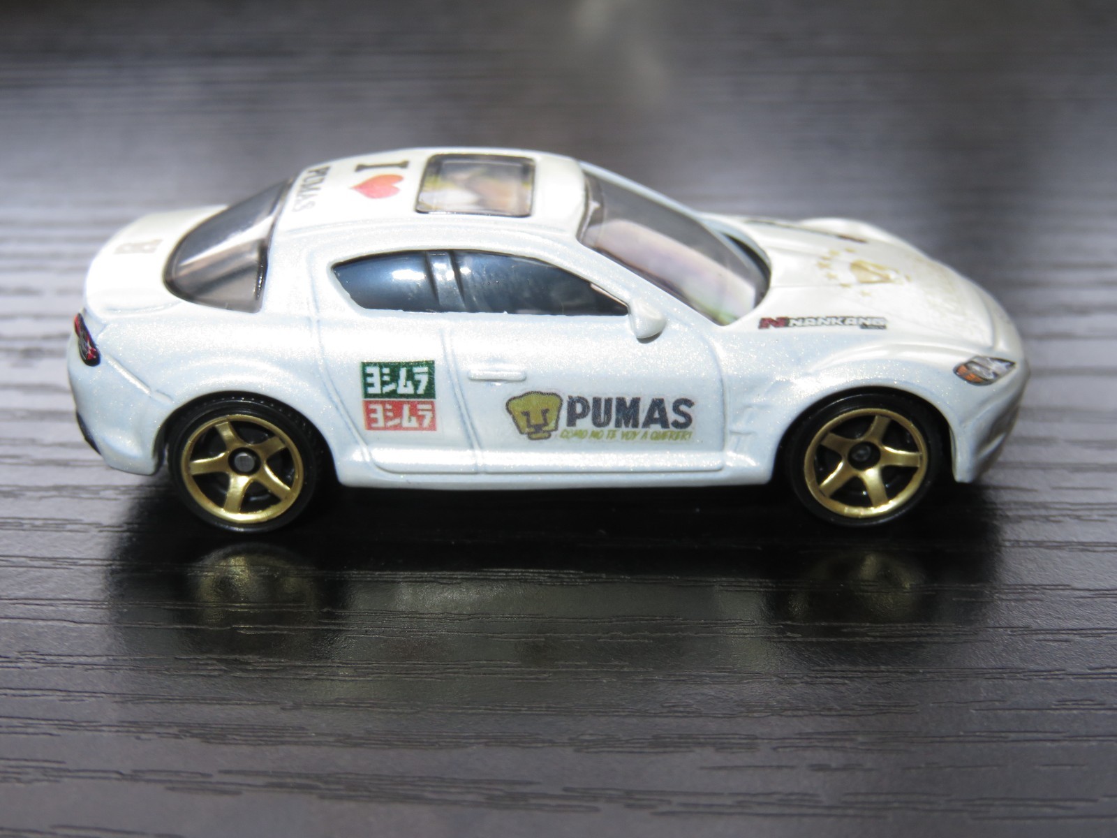 Hot Wheels – Matchbox with U.N.A.M. PUMAS Decals One-Of-A-Kind