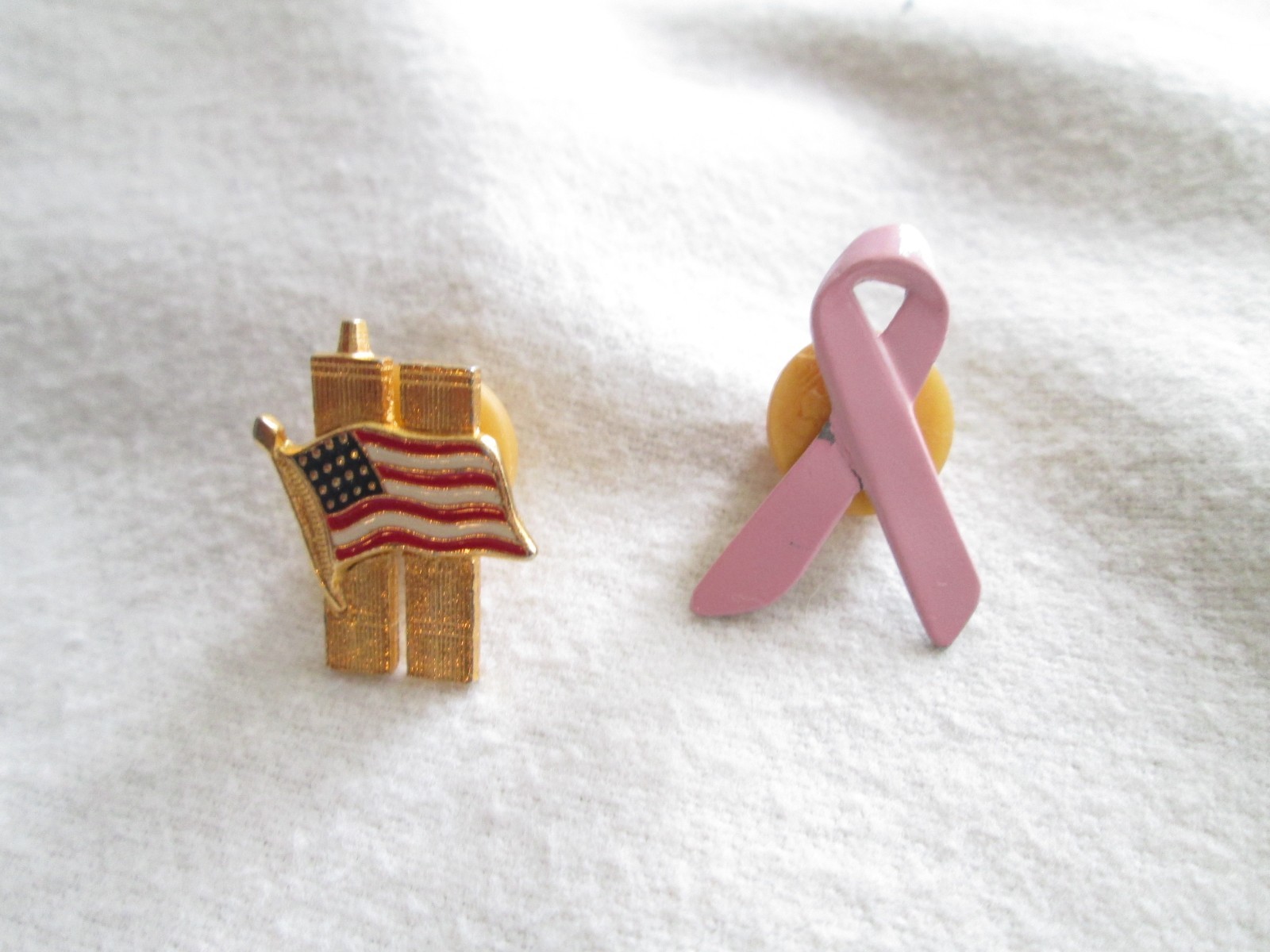 TWIN TOWERS/BREAST CANCER COMMEMORATIVE PIN SET – PREOWNED