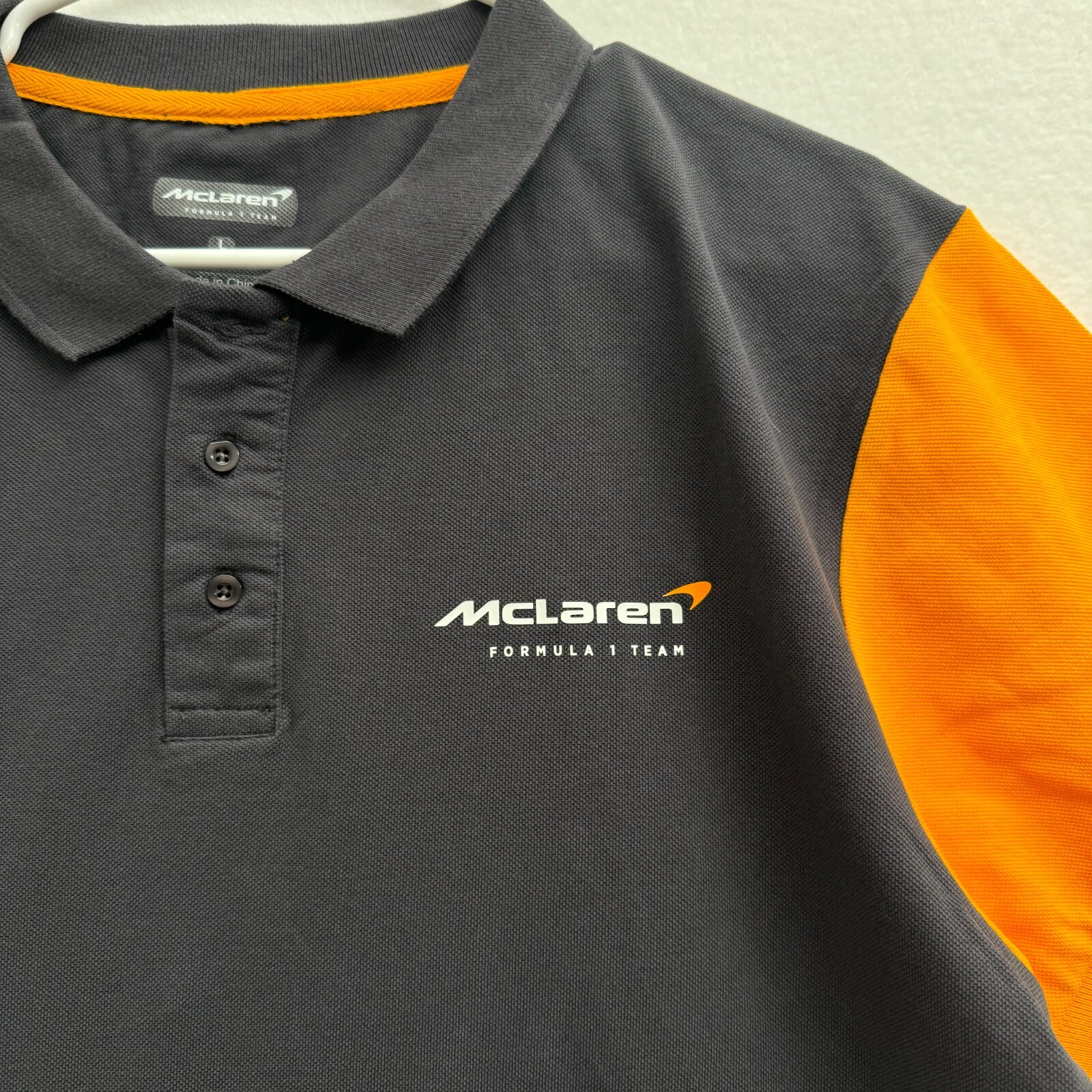 F1 McLaren Formula 1 Team Medallia Men’s Large Polo Shirt Orange/Gray