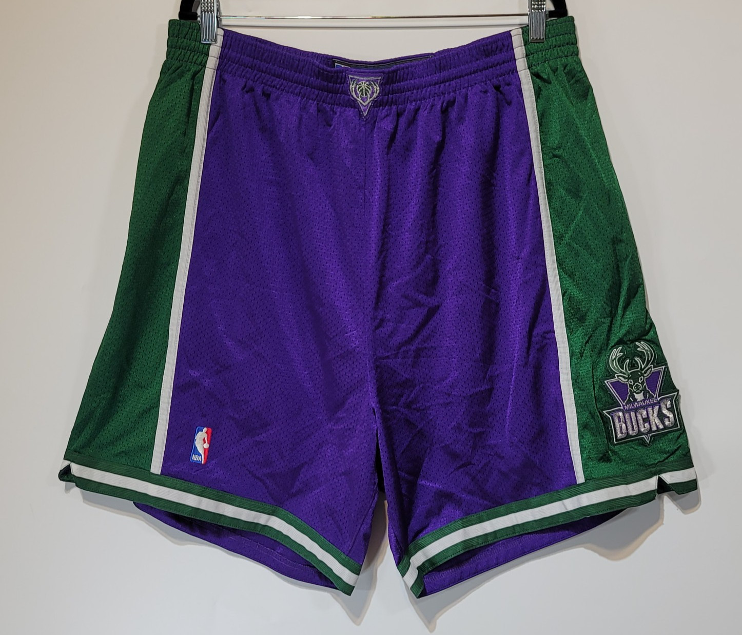 Milwaukee Bucks NBA Reebok Team Issued Shorts Game Purple Green Men 40 Vintage
