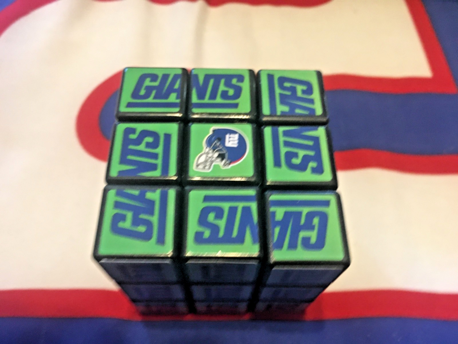 New york Giants, Uno game and Rubik’s Cube,New