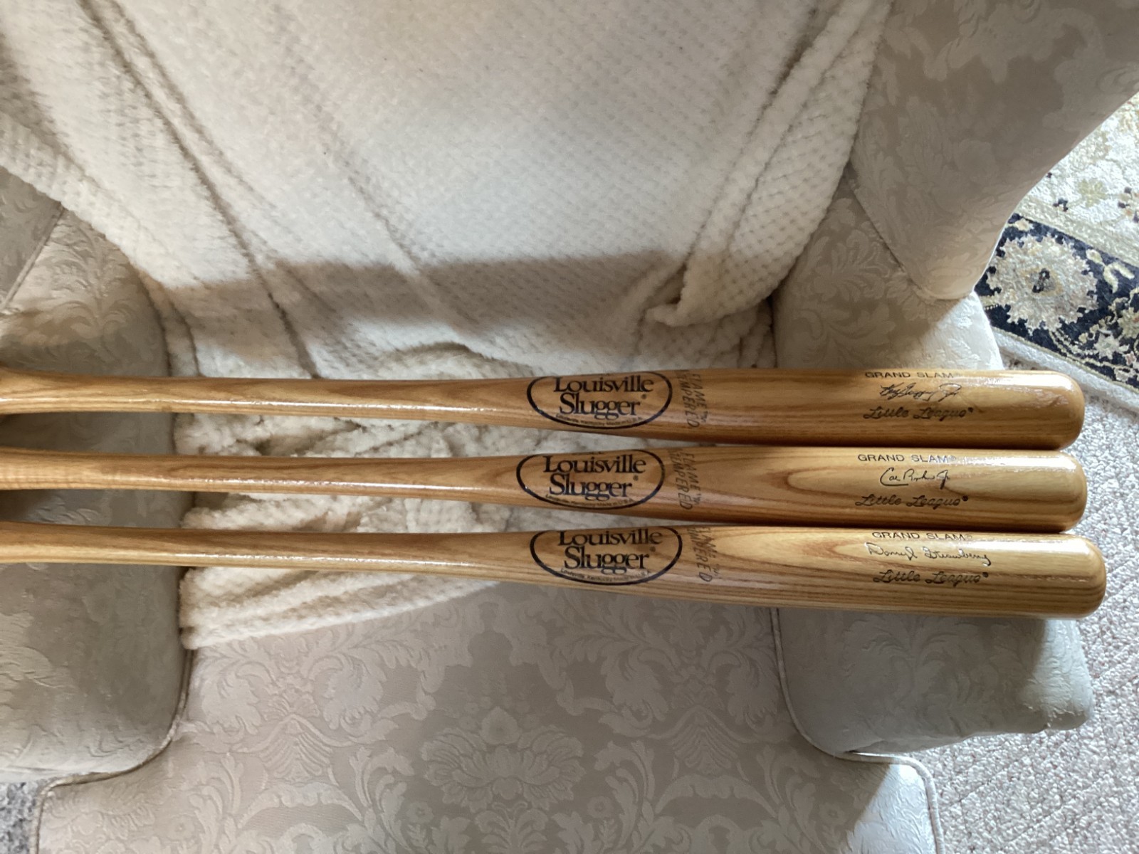 Louisville Slugger 225LL 30″ Bat Ken GriffeyJR,Cal RipkenJR, or DarrylStrawberry
