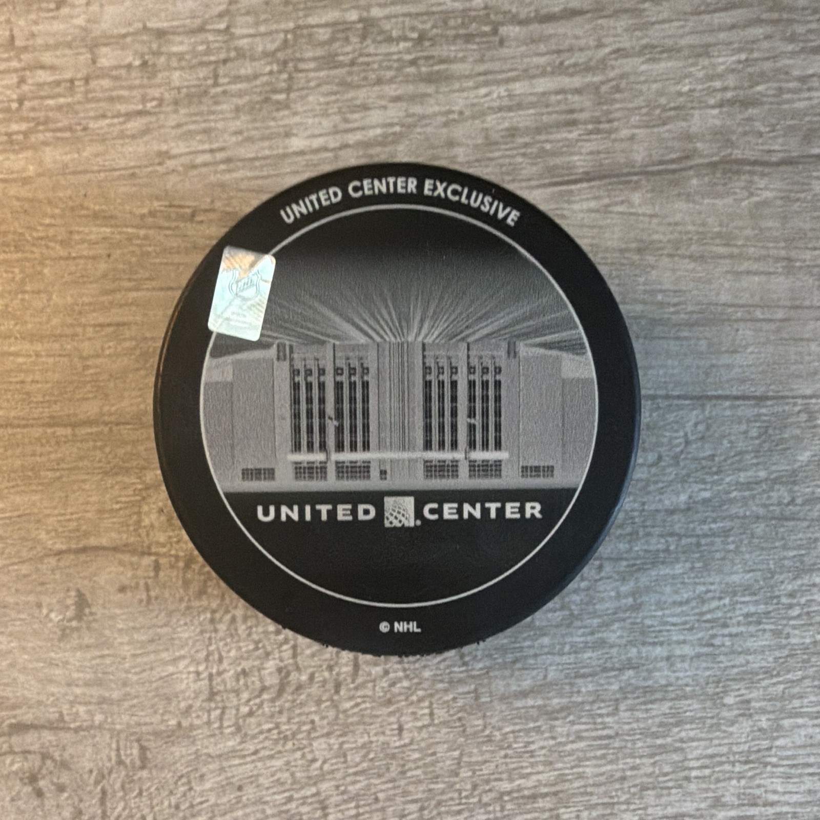 NHL Chris Chelios Chicago Blackhawks United Center Exclusive Hockey Puck