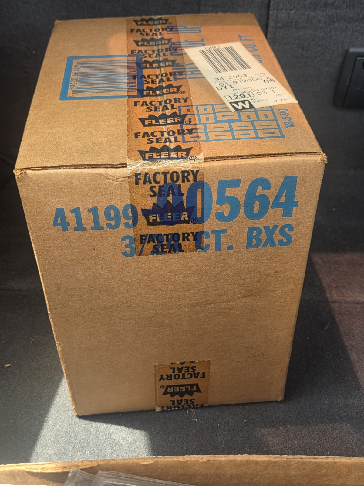 Factory Sealed 1990 Fleer Football Rack Pack 3 Box Case – 3/24ct NEW 41199-0564