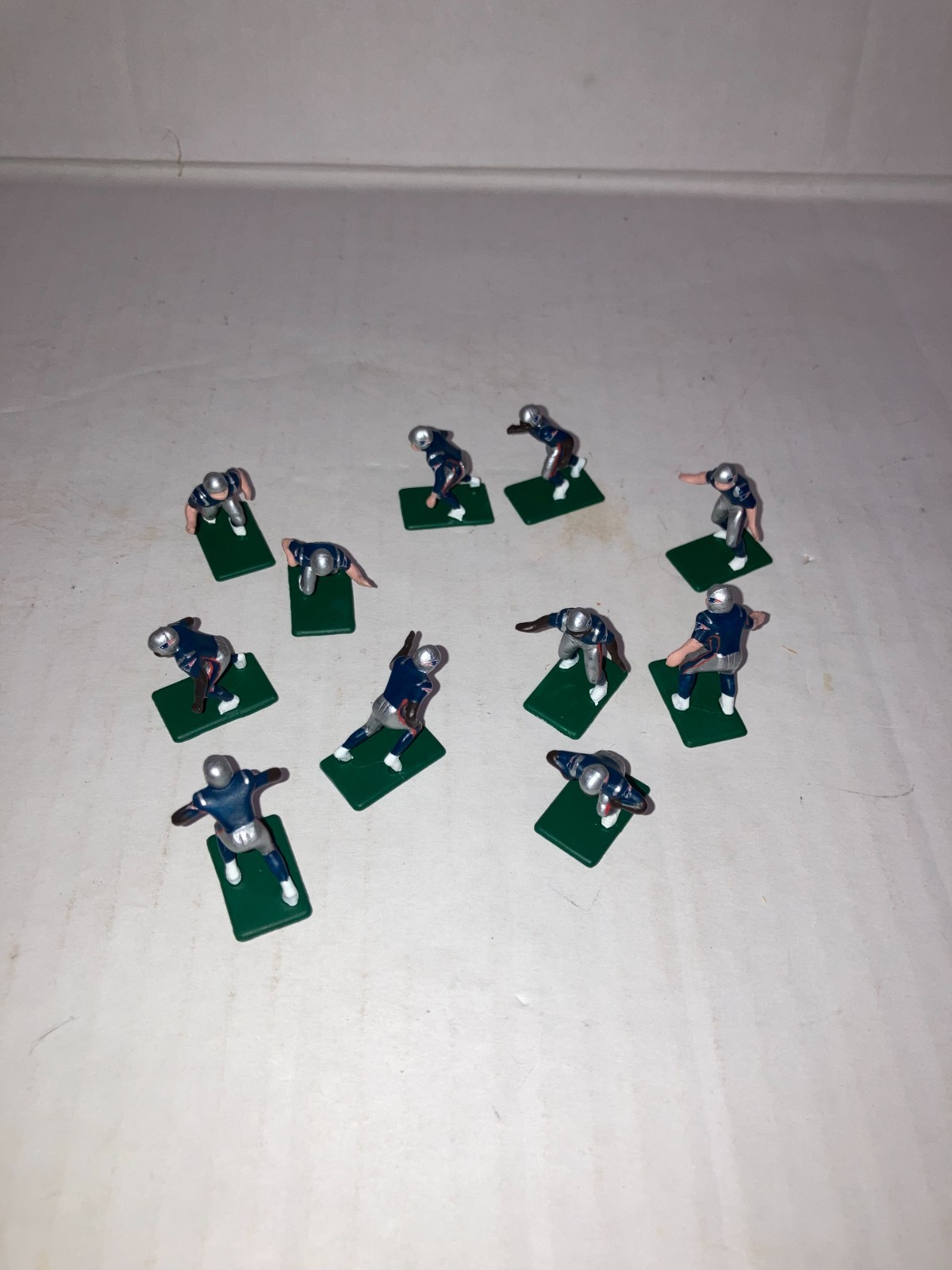 lot 2 NFL Electric Football NEW ENGLAND PATRIOTS DARK JERSEY