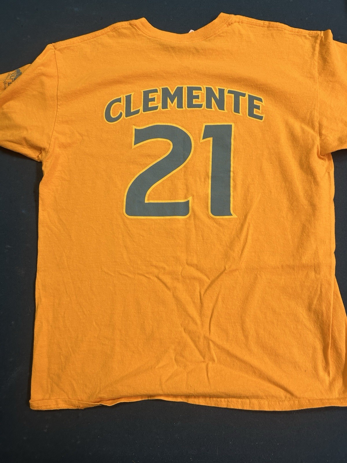 Roberto Clemente Vejigantes Latin Heritage Night Jersey Tshirt Large SWB SGA
