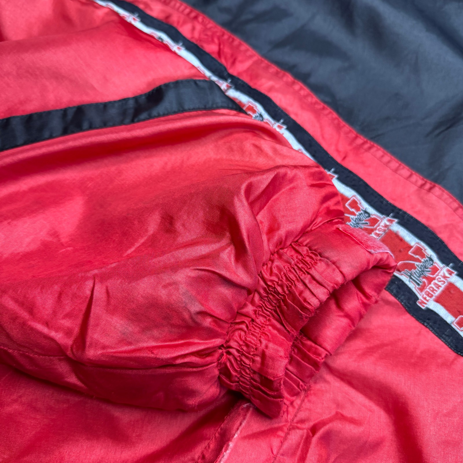 Vintage Nebraska Huskers Jacket XL Red Black Full Zip NCAA Hidden Hood *Read