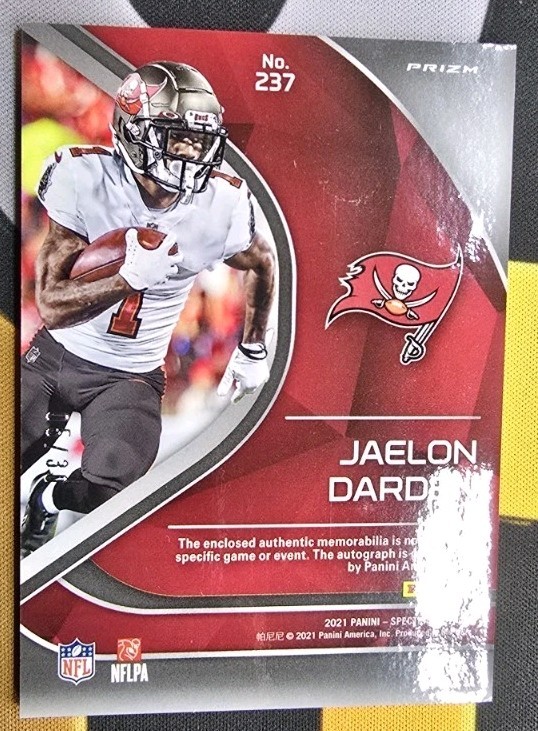2021 Spectra – Rookie Patch Auto (Rpa) Jaelon Darden #237 Neon Purple, 5/30 Bucs