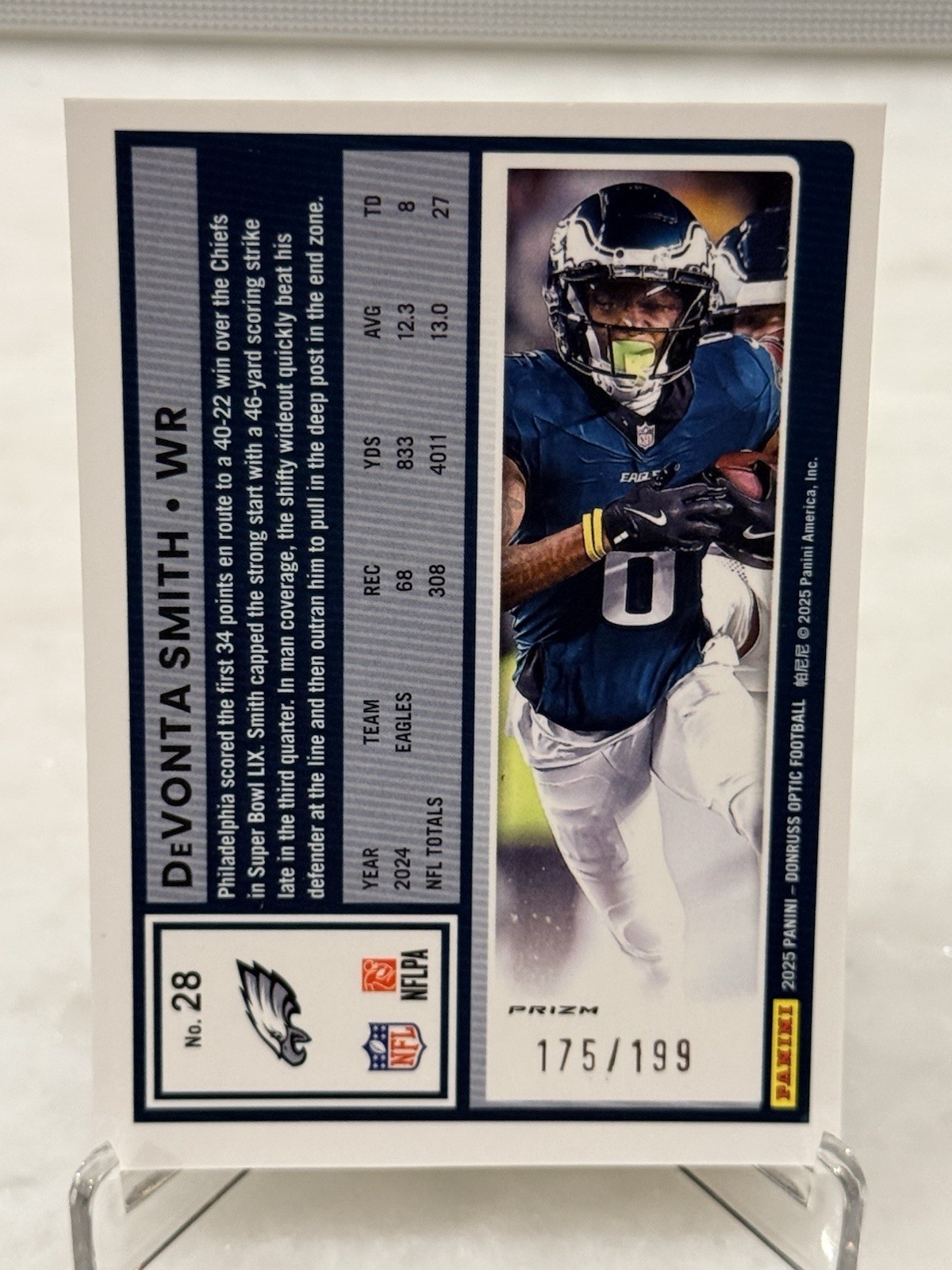 2025 Panini Optic DeVonta Smith #28 Neon Green Prizm /199 Philadelphia Eagles