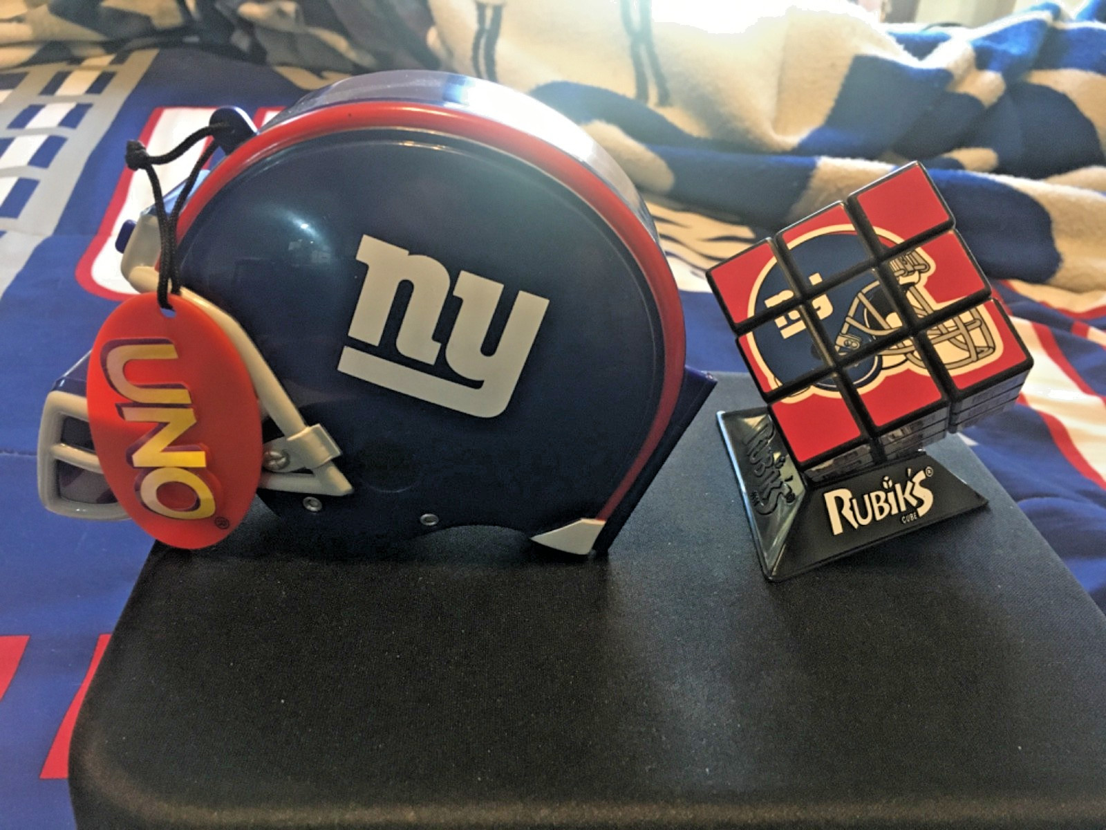 New york Giants, Uno game and Rubik’s Cube,New