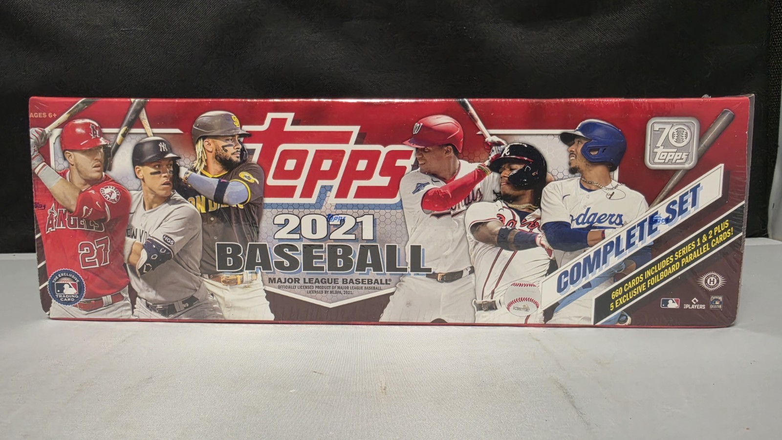 Topps 2021 Baseball Complete Factory Sealed Box (660 Cards / 5 Foilboard Cards)