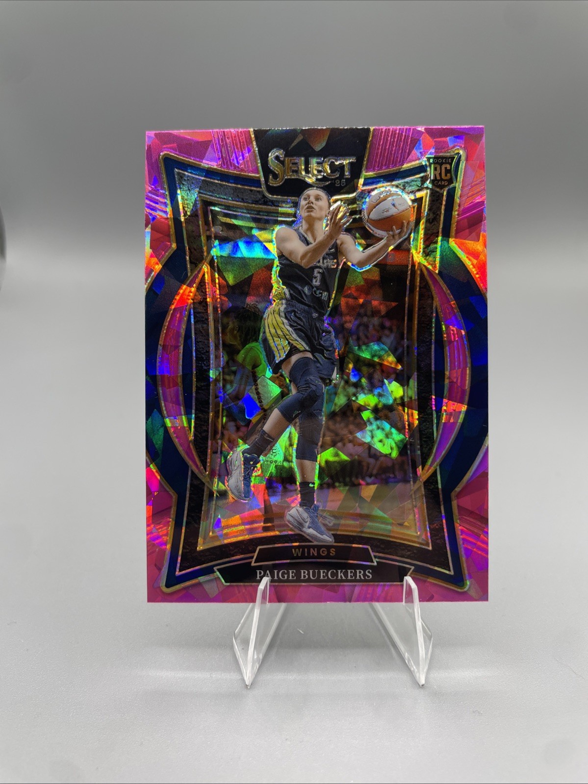 2025 Panini Select WNBA – Paige Bueckers RC #25 Concourse – Pink Ice Prizm
