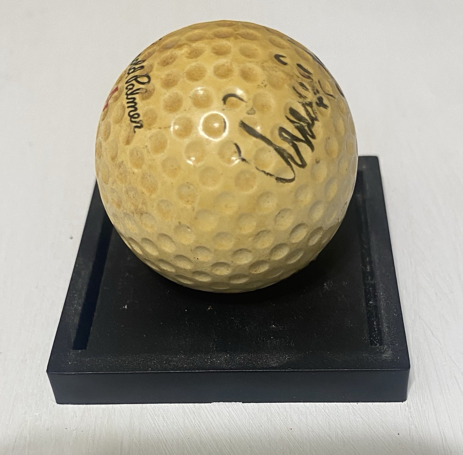 Arnold Palmer Signed 1965 Golf ball JSA