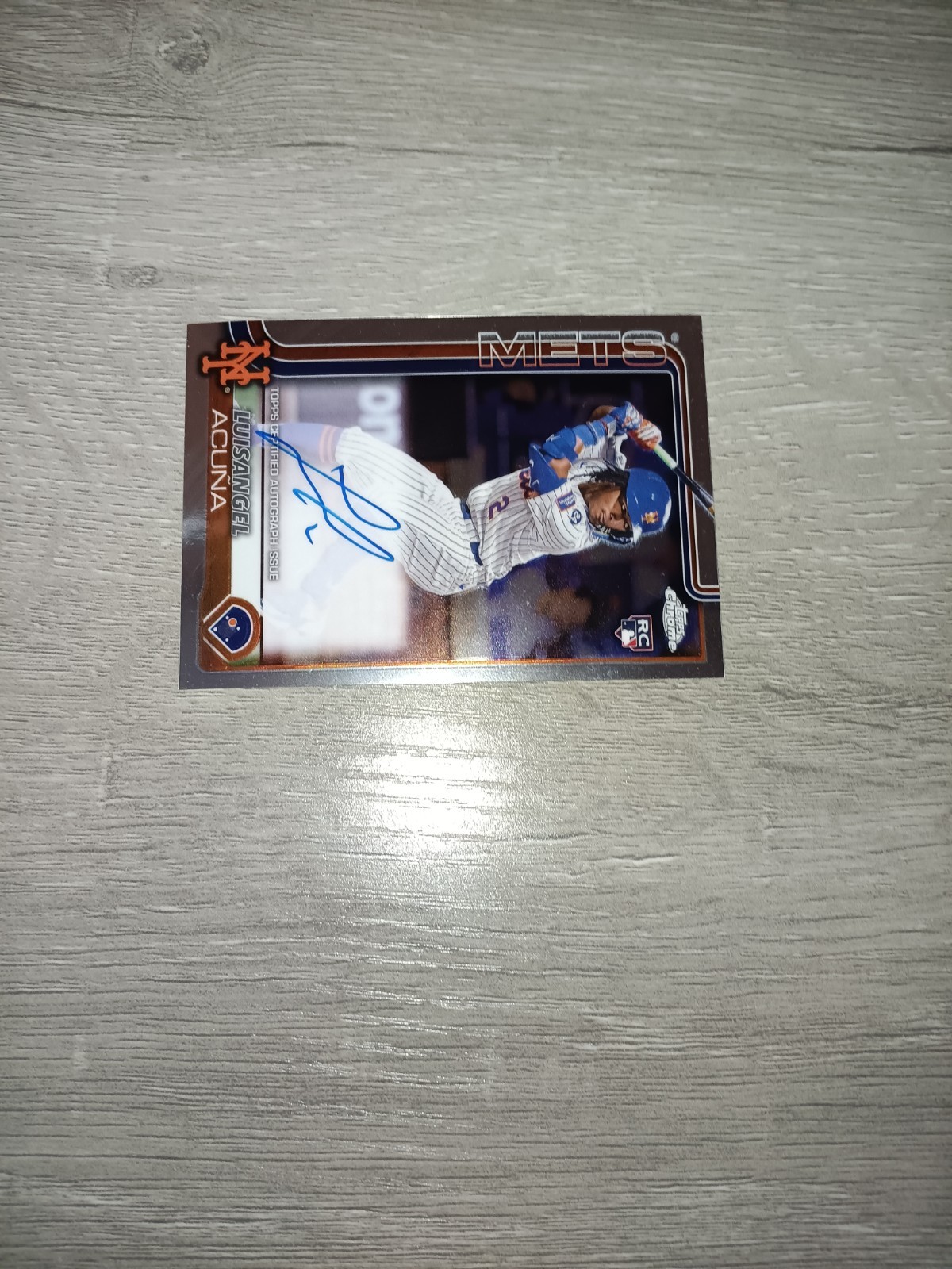 Luisangel Acuna Rookie Autographs 2025 Topps Chrome – #RA-LA (AU, RC)